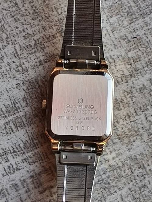 SAMSUNG GOLD PLATED SWISS WATCH IN EXCELLENT WORKING CONDITION