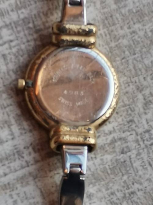 LADIES VINTAGE SWISS BUREN WATCH IN EXCL WORKING CONDITION VALUED @ R3500 WITH VALUATION CERTIFICATE