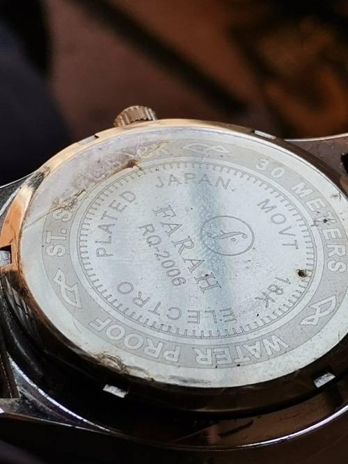 FARAH MENS DAY/DATE STAINLESS STEEL WATCH IN EXCELLENT WORKING CONDITION - VALUED @ R1500