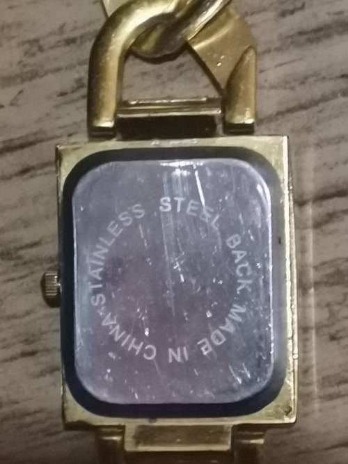 LADIES GOLD PLATED WATCH SET IN EXCELLENT WORKING CONDITION