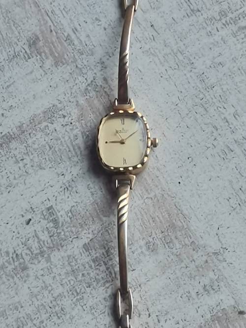 VINTAGE LADIES DELFIN EDOX GOLD PLATED QUARTZ WATCH IN EXCELLENT WORKING CONDITION