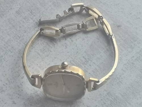 VINTAGE LADIES DELFIN EDOX GOLD PLATED QUARTZ WATCH IN EXCELLENT WORKING CONDITION
