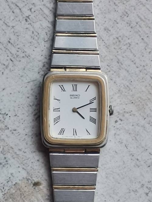 SEIKO LADIES 2 TONE WATCH IN EXCELLENT WORKING CONDITION VALUED @ R3000
