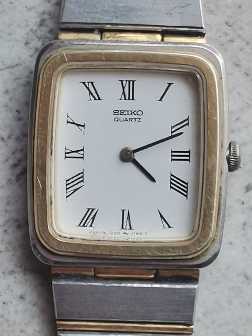 SEIKO LADIES 2 TONE WATCH IN EXCELLENT WORKING CONDITION VALUED @ R3000