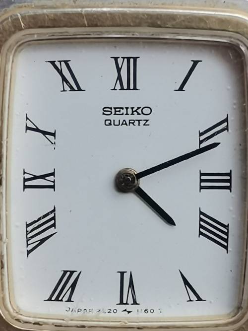 SEIKO LADIES 2 TONE WATCH IN EXCELLENT WORKING CONDITION VALUED @ R3000