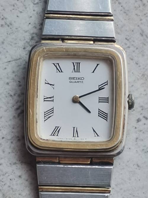 SEIKO LADIES 2 TONE WATCH IN EXCELLENT WORKING CONDITION VALUED @ R3000
