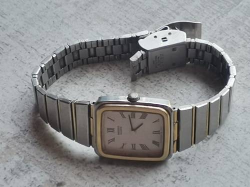 SEIKO LADIES 2 TONE WATCH IN EXCELLENT WORKING CONDITION VALUED @ R3000