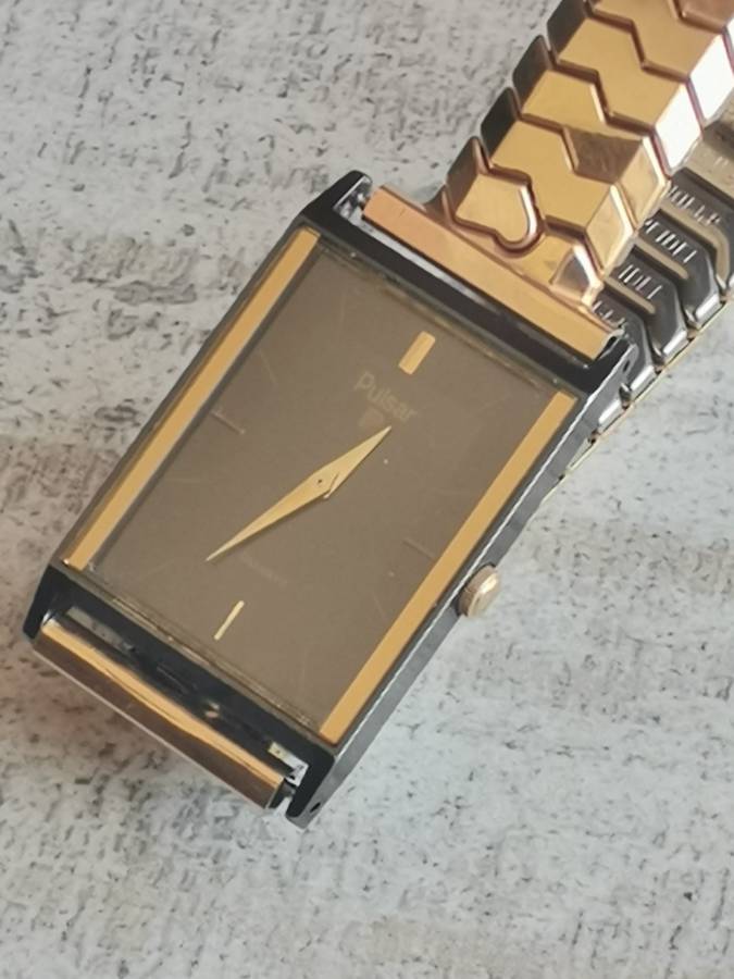 VINTAGE MENS PULSAR DRESS WATCH WITH GOLD PLATED SPIDEL STRAP