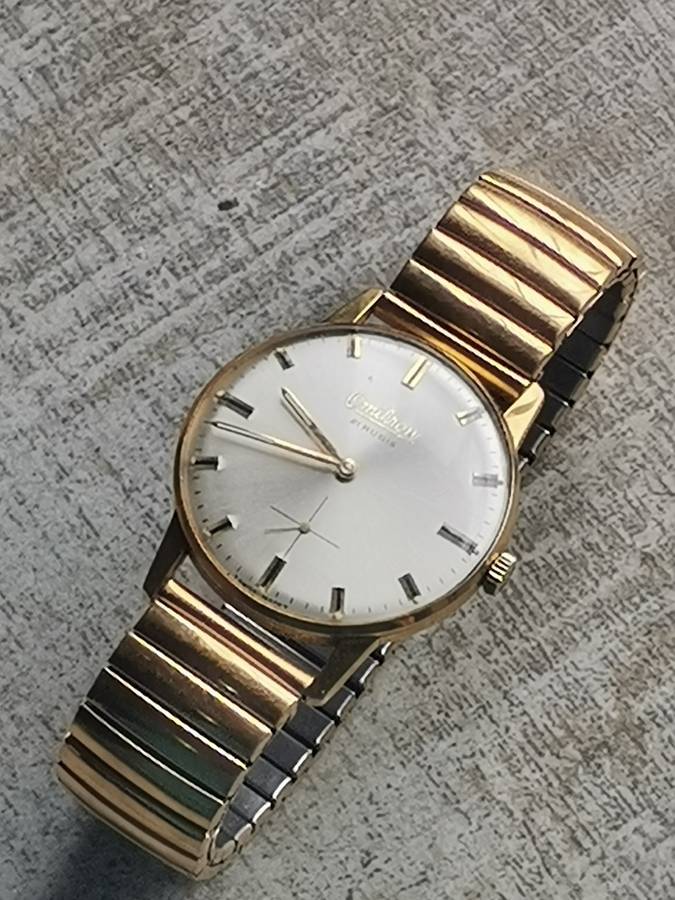 VINTAGE OMIKRON SWISS 21 RUBIS MENS WATCH IN EXCELLENT WORKING CONDITION
