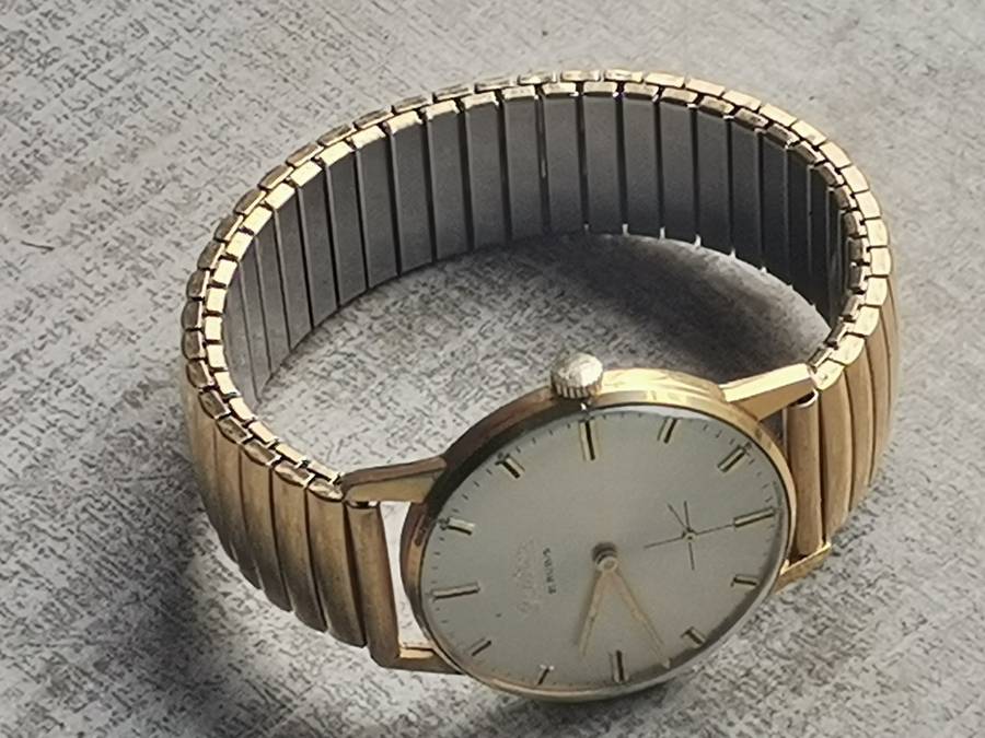 VINTAGE OMIKRON SWISS 21 RUBIS MENS WATCH IN EXCELLENT WORKING CONDITION