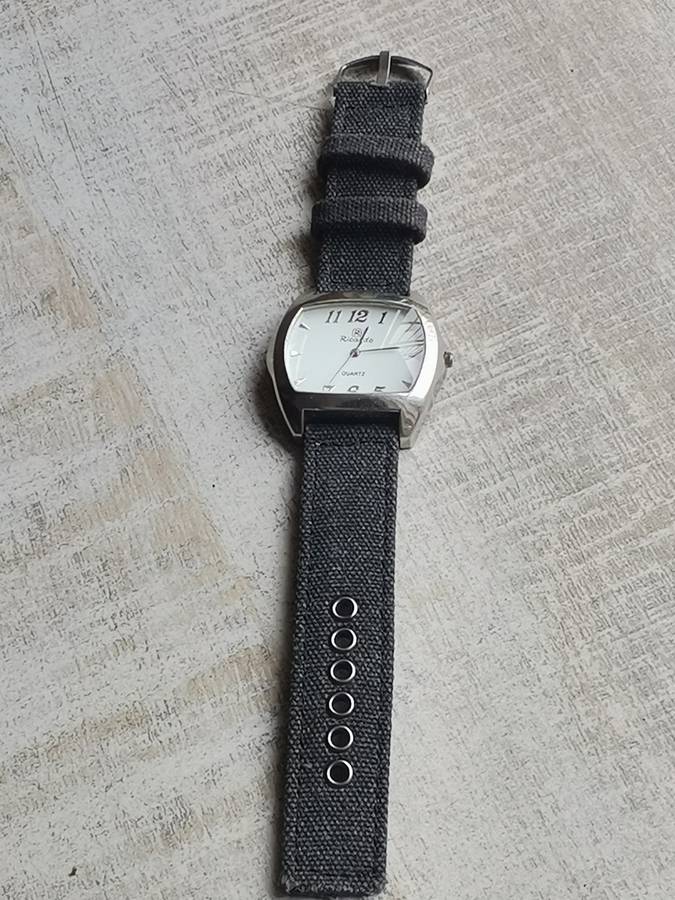 MENS RICARDO QUARTZ WATCH IN EXCELLENT WORKING CONDITION