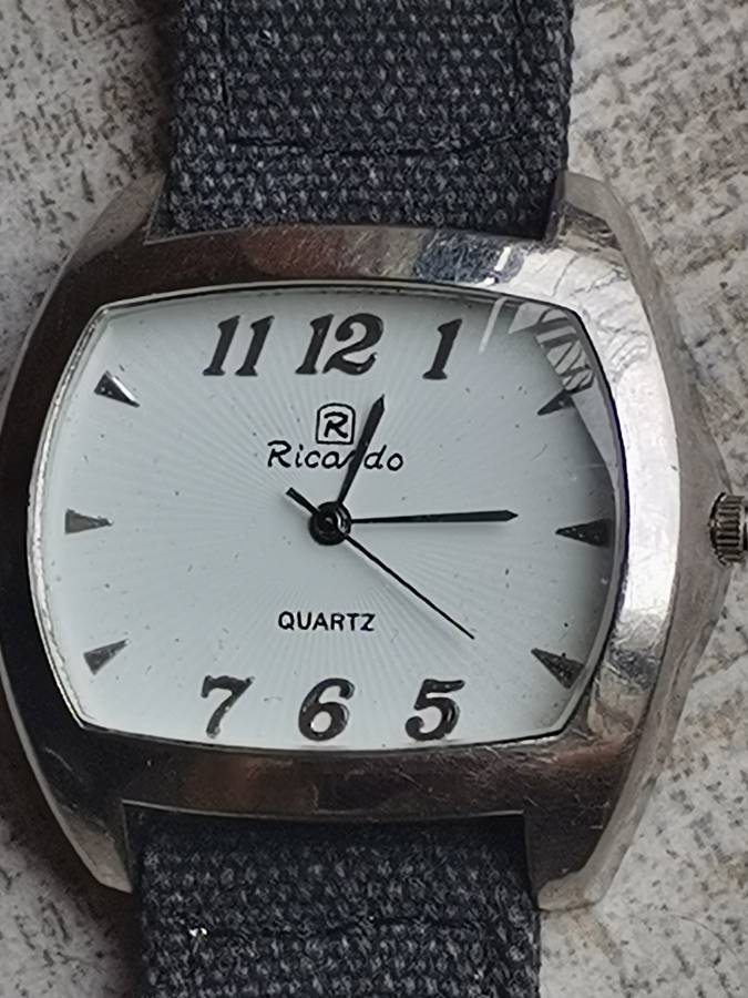 MENS RICARDO QUARTZ WATCH IN EXCELLENT WORKING CONDITION