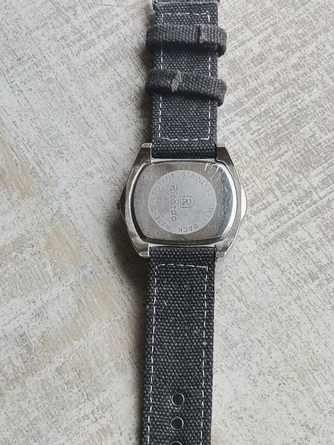 MENS RICARDO QUARTZ WATCH IN EXCELLENT WORKING CONDITION