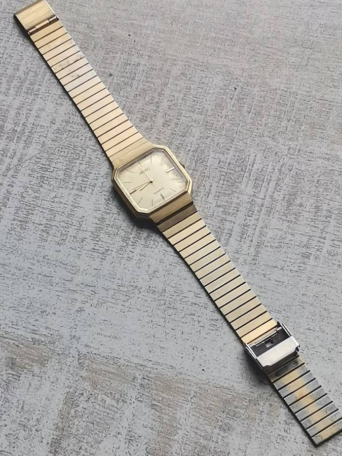 MENS VINTAGE ADEC GOLD PLATED WATCH IN EXCELLENT WORKING CONDITION