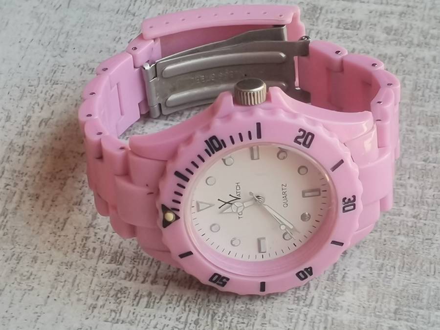 GIRLS PINK TOY WATCH IN EXCELLENT WORKING CONDITION