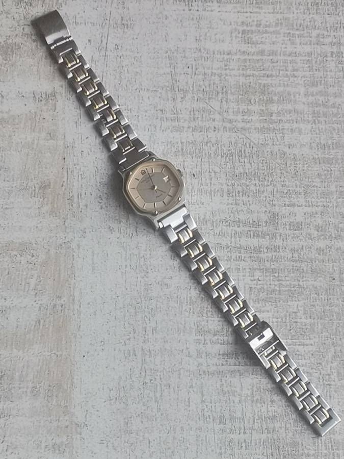 MICHEL HERBELIN LADIES SWISS WATCH WITH ORIGINAL BOX IN EXCELLENT WORKING CONDITION