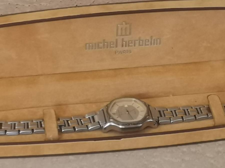 MICHEL HERBELIN LADIES SWISS WATCH WITH ORIGINAL BOX IN EXCELLENT WORKING CONDITION