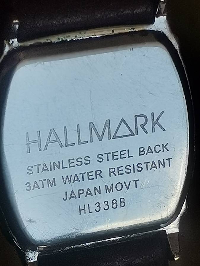 HALLMARK MENS QUARTZ WATCH IN EXCELLENT WORKING CONDITION