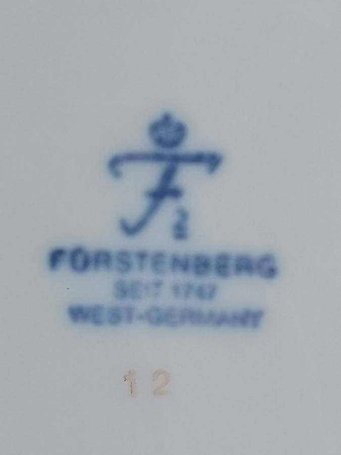 DER OBER EINFAHRER PORCELAIN HANGING PLATE MEASURES 245MM