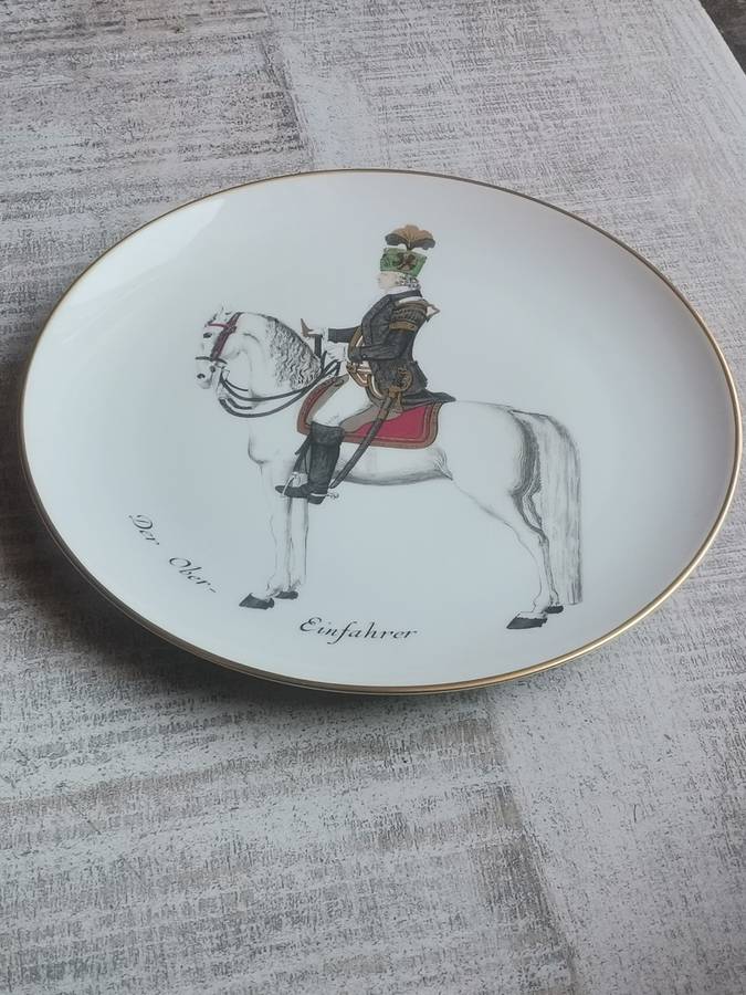 DER OBER EINFAHRER PORCELAIN HANGING PLATE MEASURES 245MM