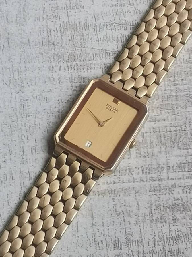VINTAGE MENS PULSAR GOLD PLATED WATCH IN EXCELLENT WORKING CONDITION