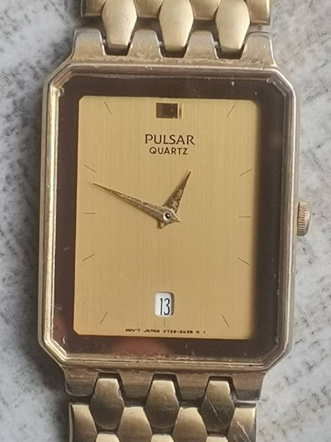 VINTAGE MENS PULSAR GOLD PLATED WATCH IN EXCELLENT WORKING CONDITION