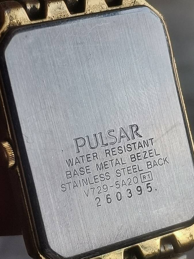 VINTAGE MENS PULSAR GOLD PLATED WATCH IN EXCELLENT WORKING CONDITION