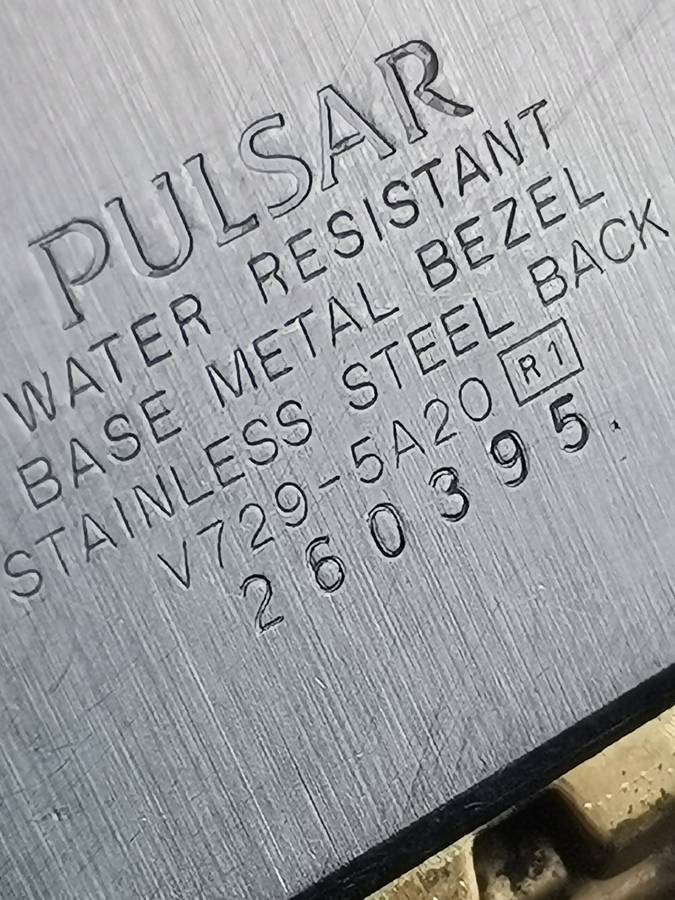 VINTAGE MENS PULSAR GOLD PLATED WATCH IN EXCELLENT WORKING CONDITION