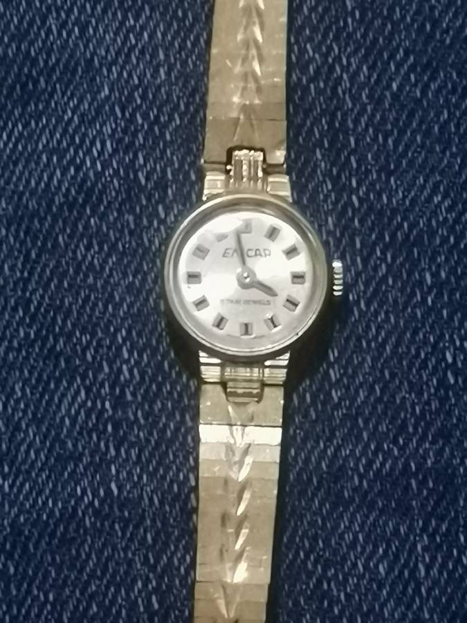 VINTAGE ENICAR LADIES GOLD SWISS MADE WATCH IN EXCELLENT WORKING CONDITION