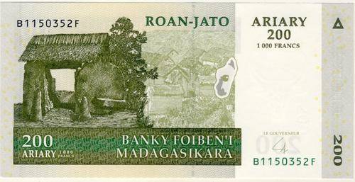 Madagascar - 200 Ariary, 2004, Crisp UNC., p87