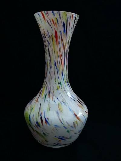 Exquisite - Stunning Glass Vase with multi colours - Perfect Condition