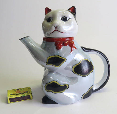 Cat Tea Pot - Delightfully kitsch