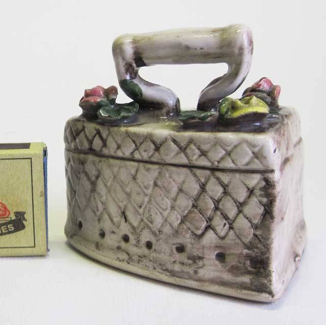 Shabby Chic Ceramic Iron ornament
