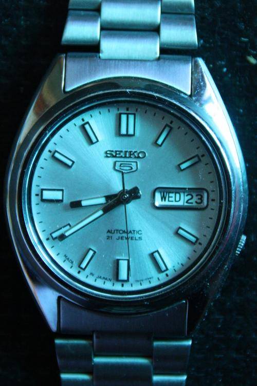 Seiko Automatic Mens Watch, Model 7S26 0480, Stainless Steel case and strap.