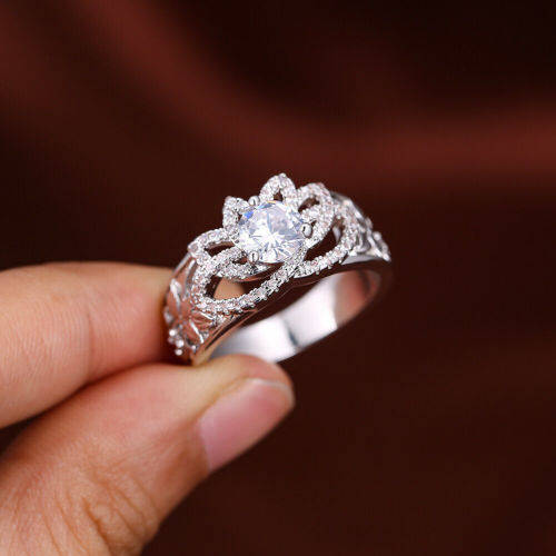 UNBELIEVABLE 14 K WHITE GOLD THREE-PRONG GENUIE MOISSANITE RING ABSOLUTE GORGEOUS