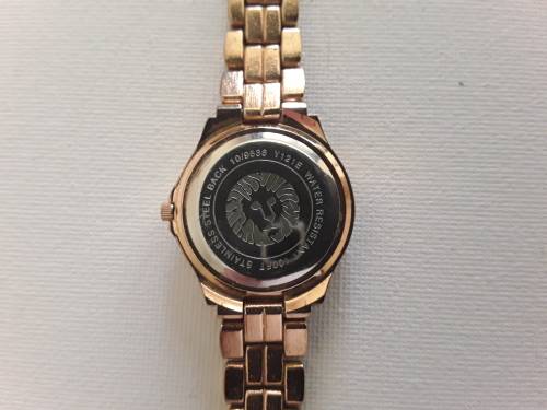 Beautiful Anne Klein Watch Gold Tone R1 Start