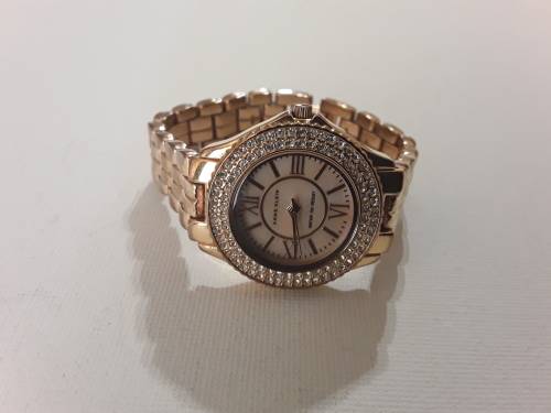 Beautiful Anne Klein Watch Gold Tone R1 Start