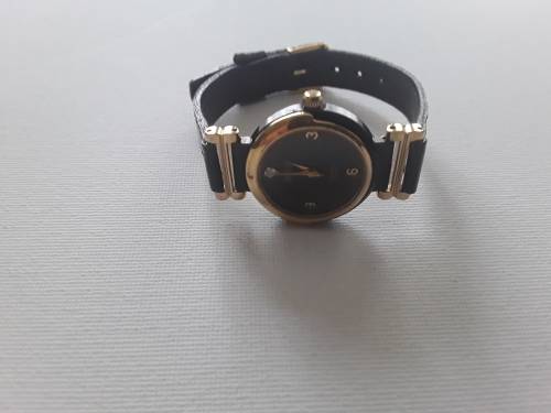 Beautiful Women`s Genuine Diamond Accent Quats With Genuine Leather Strap