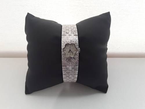 Beautiful Luxury Limit Women 17 Jewels Wristwatches