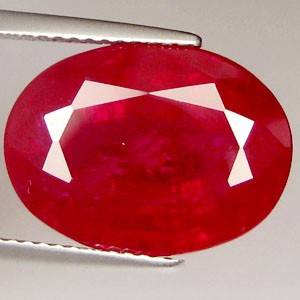 SALE! 13.70 cts RUBY oval facet (Madagascar)