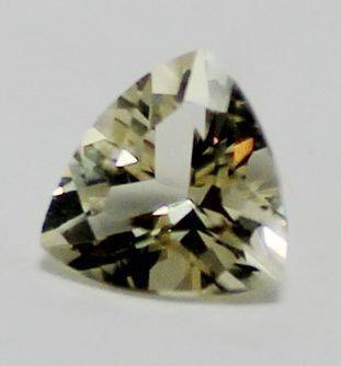 100% Natural 1.05 cts ORTHOCLASE trillion facet (Africa) - Moderately rare!