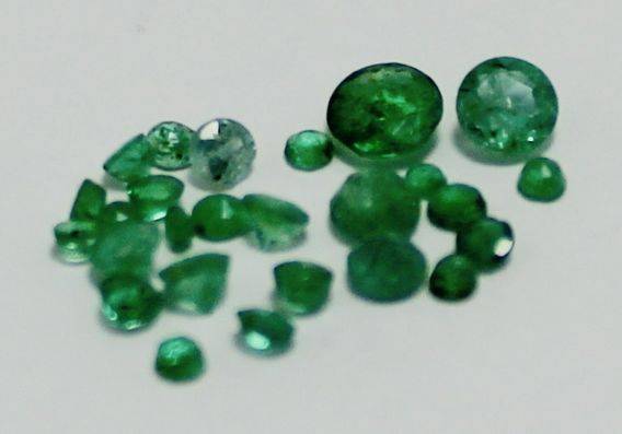 One bid gets all TWENTY-SIX! 100% Natural EMERALD facets (Columbia)