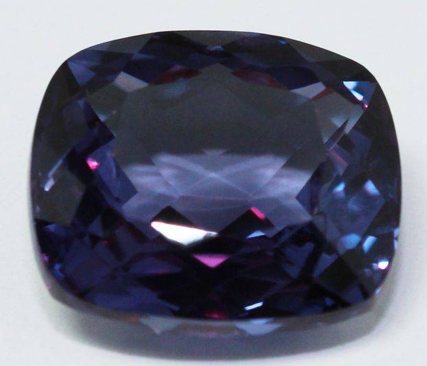 20.60 cts Colour change ALEXANDRITE cushion facet (Russia)
