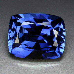 Beyond stunning! 7.65 cts Natural BLUE SAPPHIRE fancy cushion facet (Thailand)