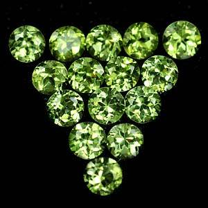 Natural PERIDOT 3mm round facets (Burma) - 15 pieces available