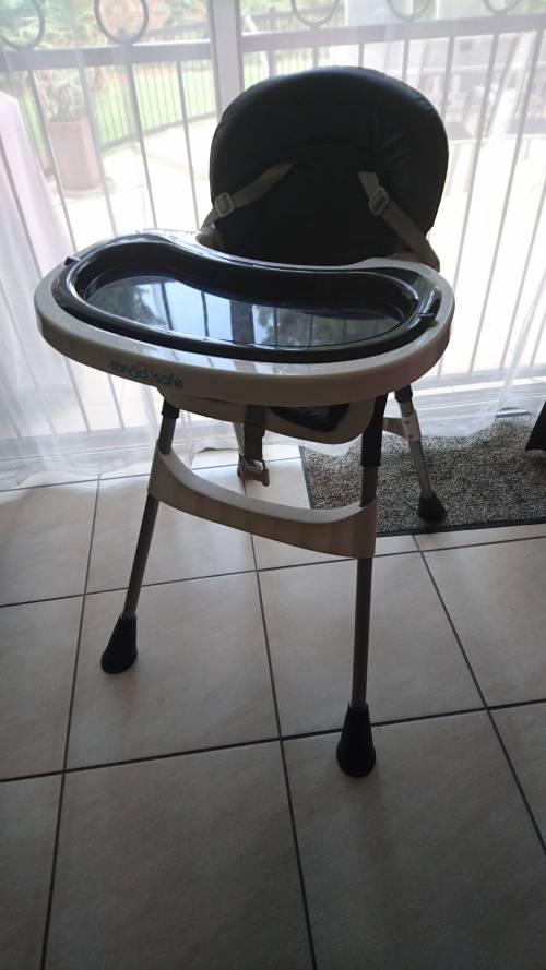 Black and white High Chair