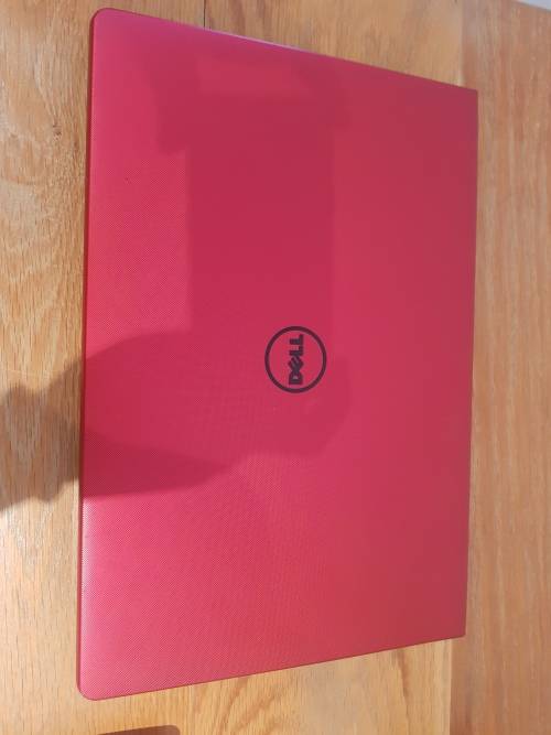 DELL VOSTRO 3000 (15.6") I5- 6200U, 8GB RAM, 1TB HDD, RADEON R5 M335!!! RED COVER!!