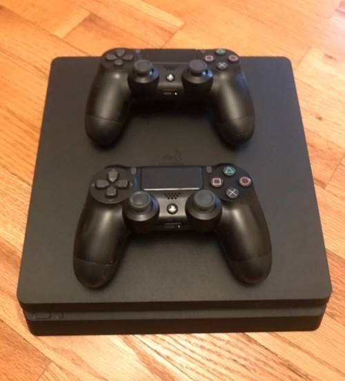 Ps4 slim console 500gb, hdr+ including 2controllers and cables!!! great deal!!