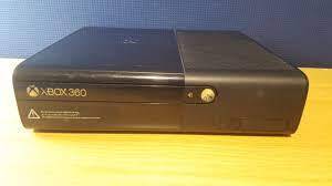 XBOX 360 ELITE CONSOLE (4GB) 1CONTROLLER AND CABLES