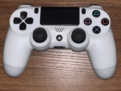 ps4 wireless controller V2 White (great condition)- GREAT DEALS!!